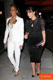 Встреча с подругой: Ким Кардашьян: kim-kardashian-misses-lala-anthony-01_Starbeat.ru