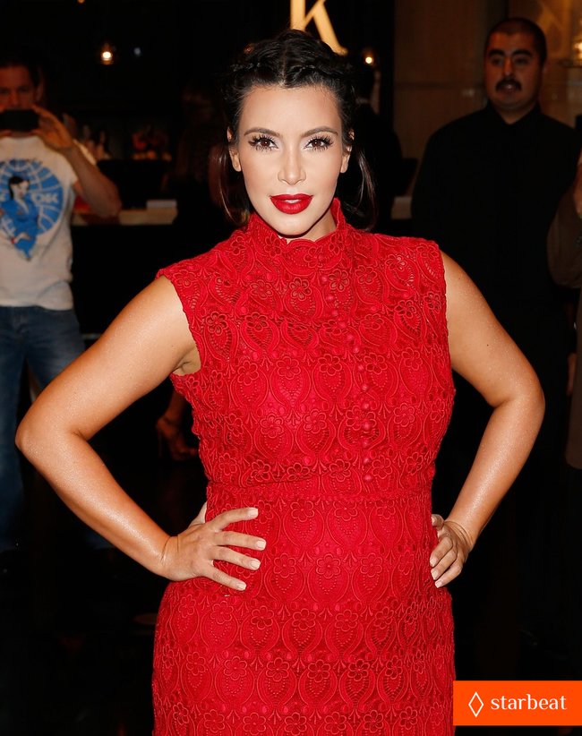 Ким Кардашьян представила свой новый аромат «Glam»: pregnant-kim-kardashian-glam-perfume-promotion-in-las-vegas-27_Starbeat.ru