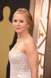 Кристен Белл прошлась по красной дорожке «Оскара 2014»: oscar-2014-kristen-bell--01_Starbeat.ru