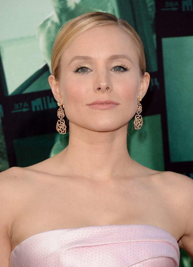 Кристен Белл на премьере фильма «Вероника Марс» в Голливуде: kristen-bell-veronica-mars-premiere--09_Starbeat.ru