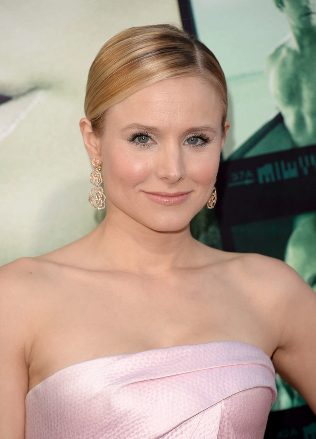 Кристен Белл на премьере фильма «Вероника Марс» в Голливуде: kristen-bell-veronica-mars-premiere--11_Starbeat.ru