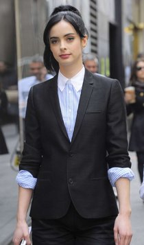 Кристен Риттер на съемках фильма «Assistance» в Нью-Йорке: krysten-ritter-films-assistance--01_Starbeat.ru
