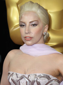 Голливуд чествует звезд: Леди Гага на церемонии «Оскар 2014»: oscar-2014-lady-gaga--01_Starbeat.ru