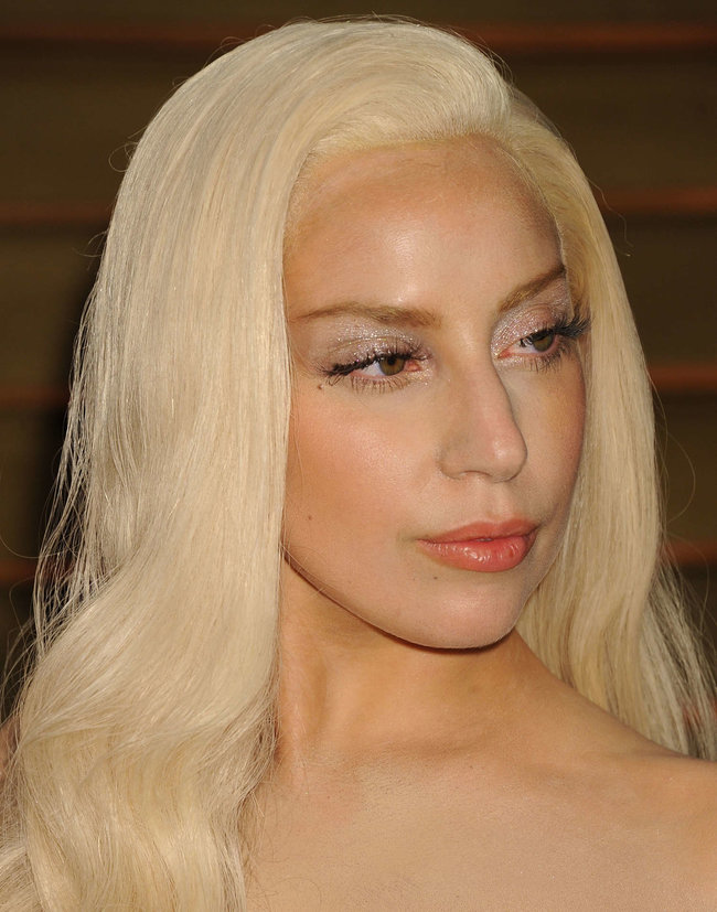 Леди Гага: красная дорожка вечера «Vanity Fair»: lady-gaga-oscar-2014---vanity-fair-party--05_Starbeat.ru