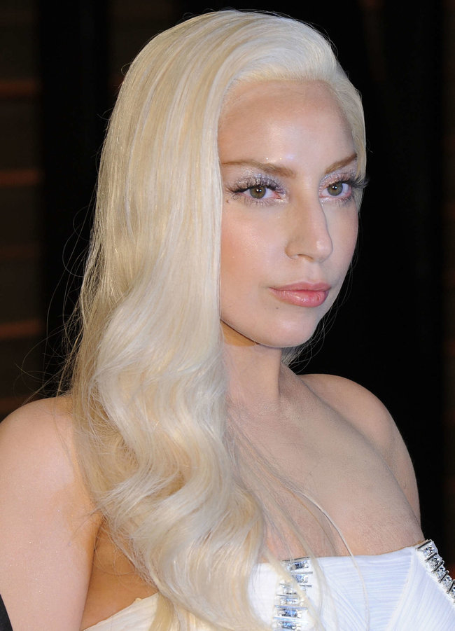 Леди Гага: красная дорожка вечера «Vanity Fair»: lady-gaga-oscar-2014---vanity-fair-party--10_Starbeat.ru