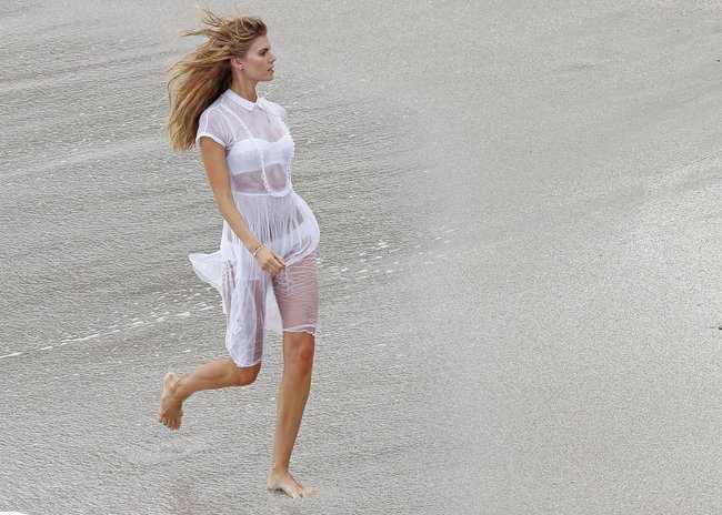 Бикини-фотосессия Марины Линчук на острове Сен-Бартелеми: maryna-linchuk-15_Starbeat.ru