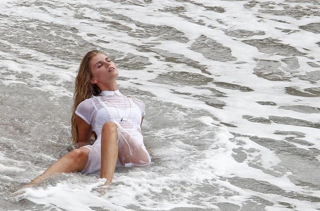 Бикини-фотосессия Марины Линчук на острове Сен-Бартелеми: maryna-linchuk-20_Starbeat.ru