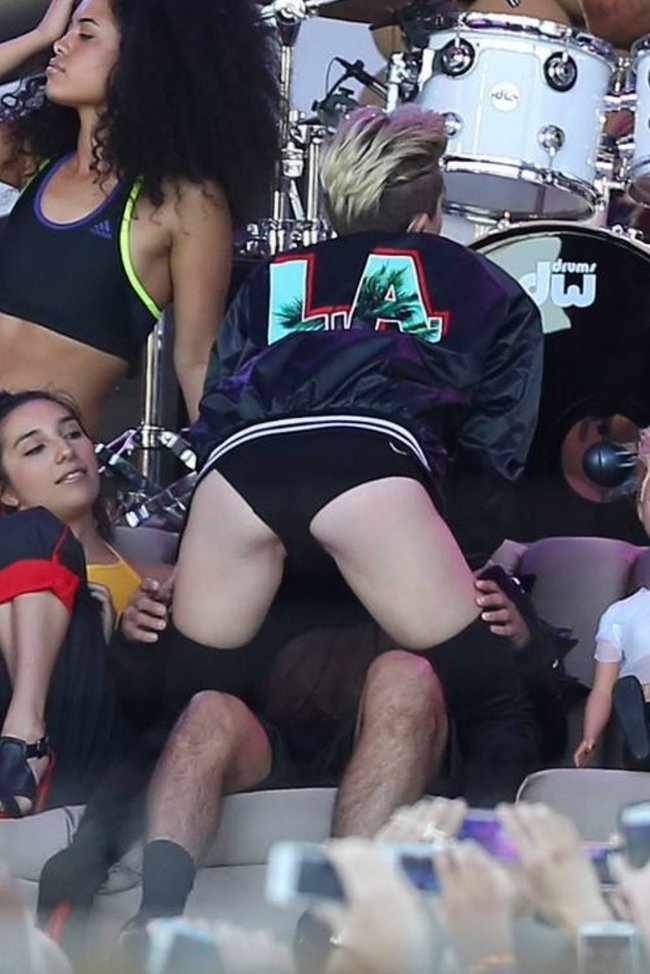 Увеличить фото miley-cyrus-at-jimmy-kimmel-live--07_Starbeat.ru Майли Сайрус: выступление на шоу «Jimmy Kimmel Live»: miley-cyrus-at-jimmy-kimmel-live--07_Starbeat.ru