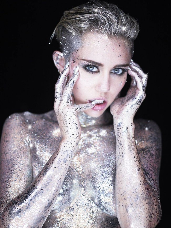 Майли Сайрус: фото с процесса съемок клипа «Real and True»: miley-cyrus-111_Starbeat.ru