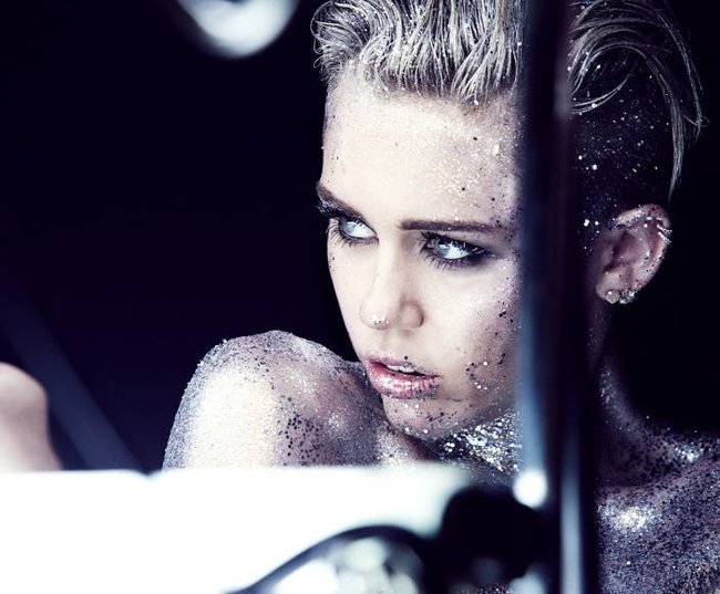 Майли Сайрус: фото с процесса съемок клипа «Real and True»: miley-cyrus-211_Starbeat.ru