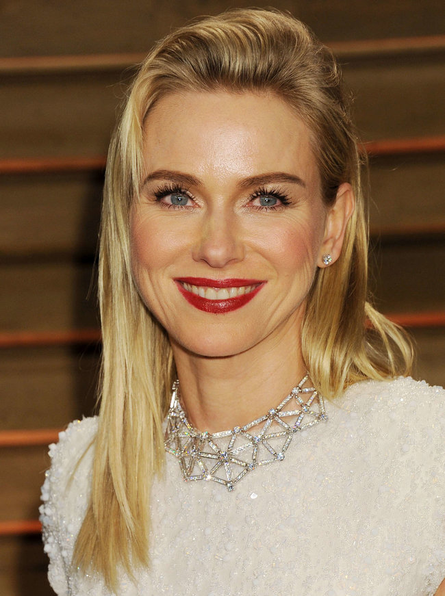 Наоми Уоттс посетила светский раут «Vanity Fair» в Голливуде: naomi-watts-oscar-2014---vanity-fair-party--02_Starbeat.ru
