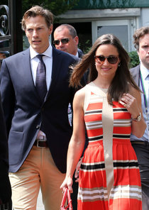 Уимблдонский турнир: Пиппа Миддлтон и Джуд Лоу: pippa-middleton---wimbledon-2013--03_Starbeat.ru