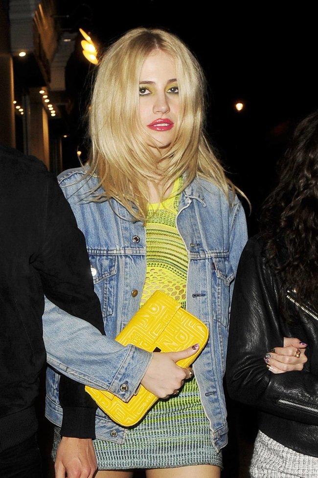 Пикси Лотт: в объективах папарацци в Лондоне: pixie-lott-41_Starbeat.ru