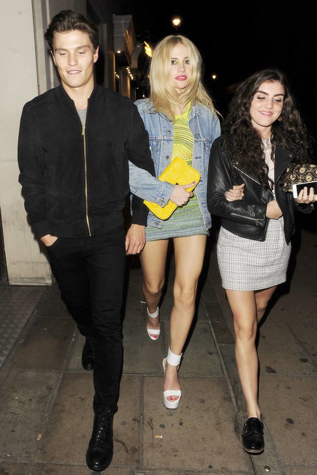 Пикси Лотт: в объективах папарацци в Лондоне: pixie-lott-51_Starbeat.ru