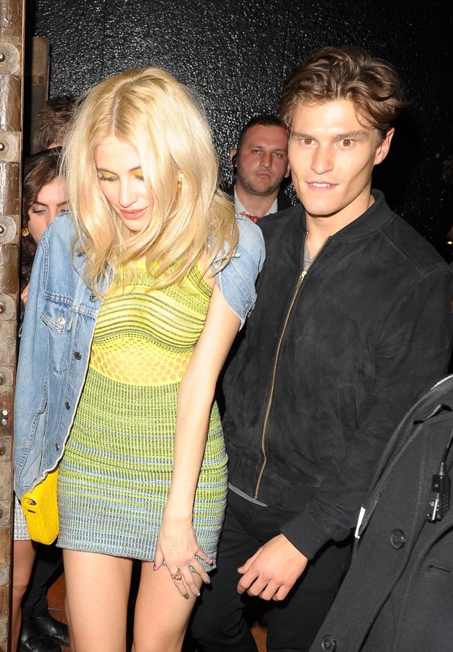 Пикси Лотт: в объективах папарацци в Лондоне: pixie-lott-71_Starbeat.ru