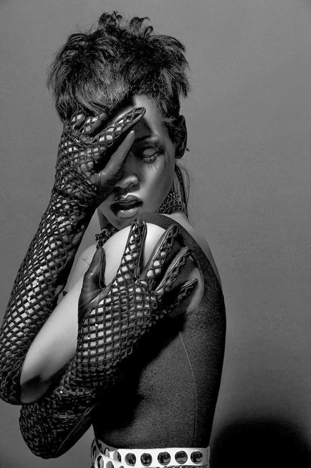 Фотосессия Рианны для «032c Magazine» (зима 2013/2014): rihanna-032c-magazine--13_Starbeat.ru
