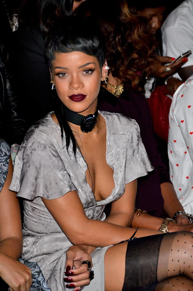 Рианна на Неделе Моды в Нью-Йорке: rihanna-111_Starbeat.ru