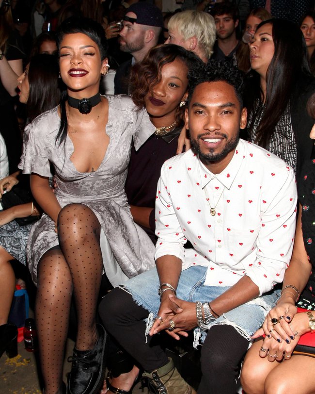 Рианна на Неделе Моды в Нью-Йорке: rihanna-19_Starbeat.ru