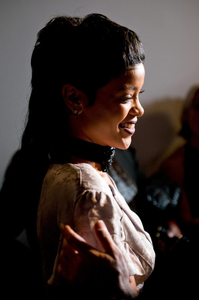 Рианна на Неделе Моды в Нью-Йорке: rihanna-31_Starbeat.ru