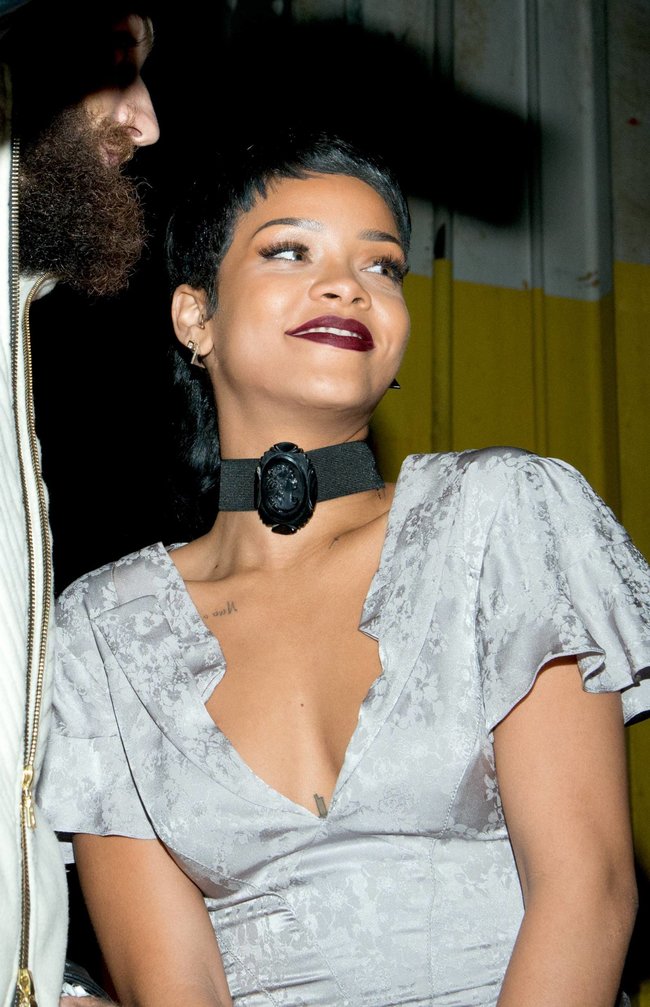 Рианна на Неделе Моды в Нью-Йорке: rihanna-51_Starbeat.ru