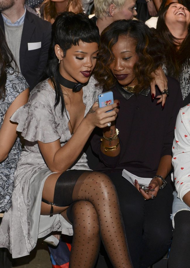 Рианна на Неделе Моды в Нью-Йорке: rihanna-91_Starbeat.ru