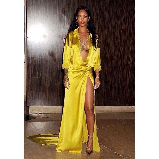 Рианна на светском рауте «Clive Davis 56th GRAMMY Awards»: rihanna-grammy-2014-clive-davis-pre-grammy-12_Starbeat.ru