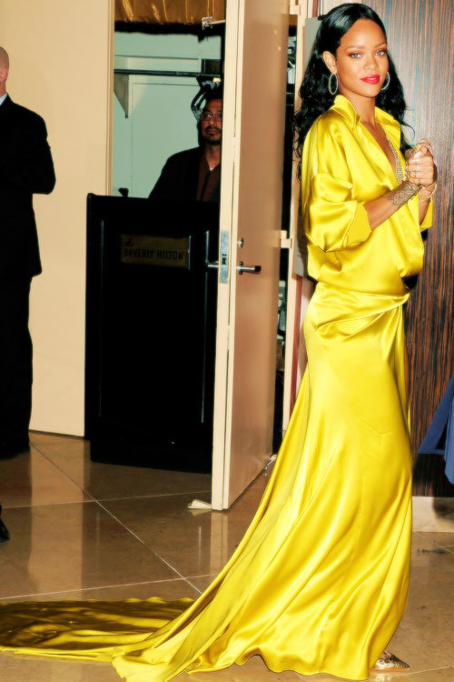 Рианна на светском рауте «Clive Davis 56th GRAMMY Awards»: rihanna-grammy-2014-clive-davis-pre-grammy-4_Starbeat.ru
