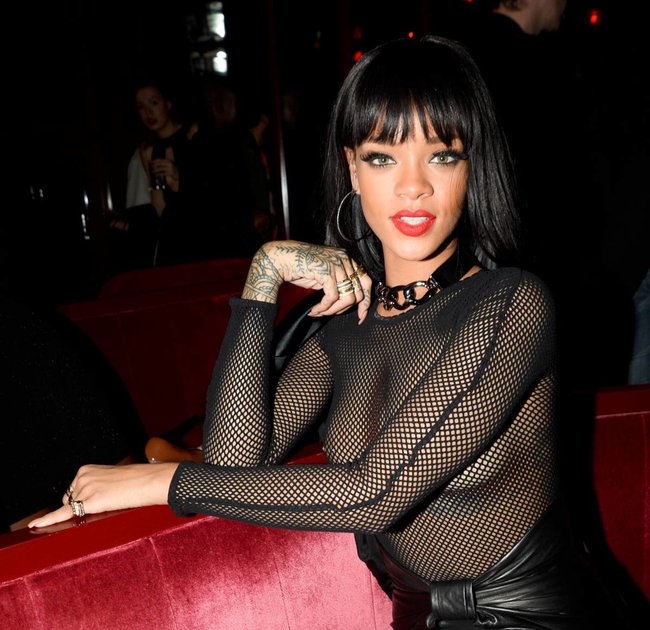 Рианна в просвечивающем наряде: афтепати модного показа «Balmain»: rihanna-45_Starbeat.ru