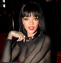 Рианна в просвечивающем наряде: афтепати модного показа «Balmain»: rihanna-110_Starbeat.ru
