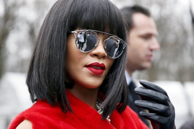 Модный показ «Christian Dior» в Париже посетила Рианна: rihanna-13_Starbeat.ru
