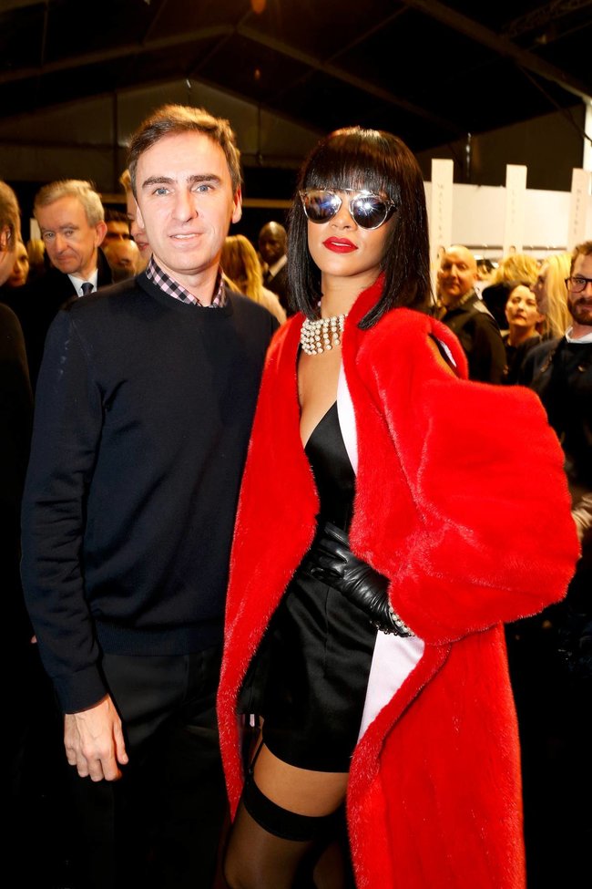 Модный показ «Christian Dior» в Париже посетила Рианна: rihanna-22_Starbeat.ru