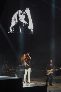 Увеличить фото rihanna-16_Starbeat.ru «Diamonds World Tour» Рианны: первые кадры: rihanna-16_Starbeat.ru
