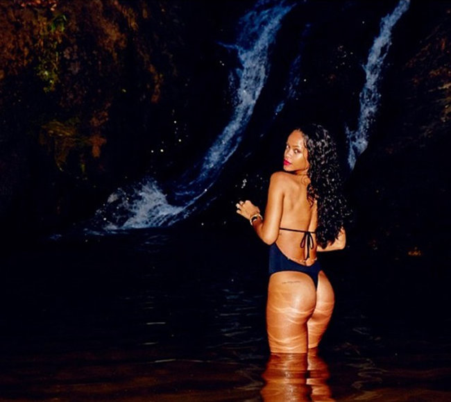 Личные фотографии Рианны из Instagram (79 фото): the-80-hottest-rihanna-personal-pics-49_Starbeat.ru