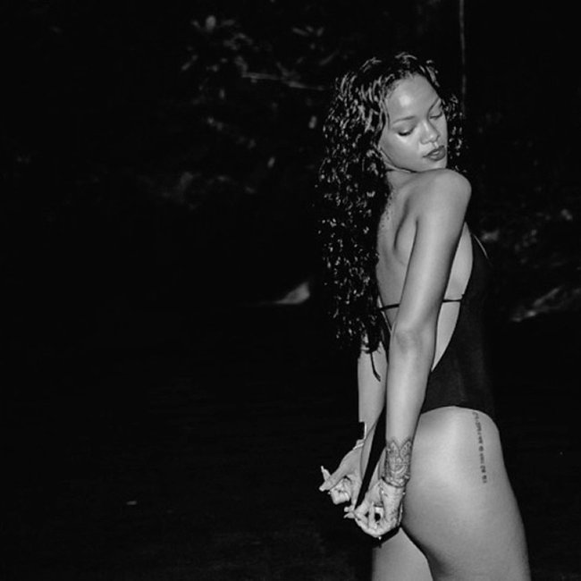 Личные фотографии Рианны из Instagram (79 фото): the-80-hottest-rihanna-personal-pics-50_Starbeat.ru