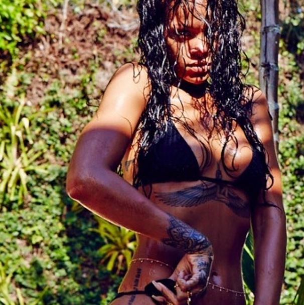 Личные фотографии Рианны из Instagram (79 фото): the-80-hottest-rihanna-personal-pics-19_Starbeat.ru