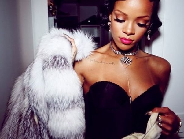 Личные фотографии Рианны из Instagram (79 фото): the-80-hottest-rihanna-personal-pics-38_Starbeat.ru