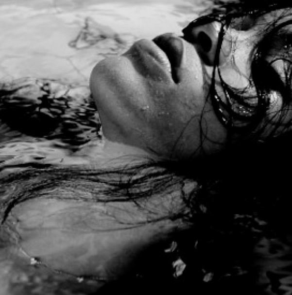 Личные фотографии Рианны из Instagram (79 фото): the-80-hottest-rihanna-personal-pics-56_Starbeat.ru