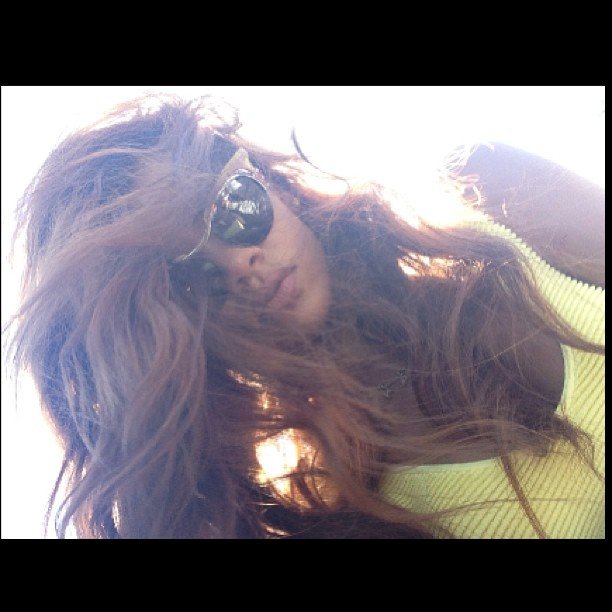 Личные фотографии Рианны из Instagram (79 фото): the-80-hottest-rihanna-personal-pics-57_Starbeat.ru