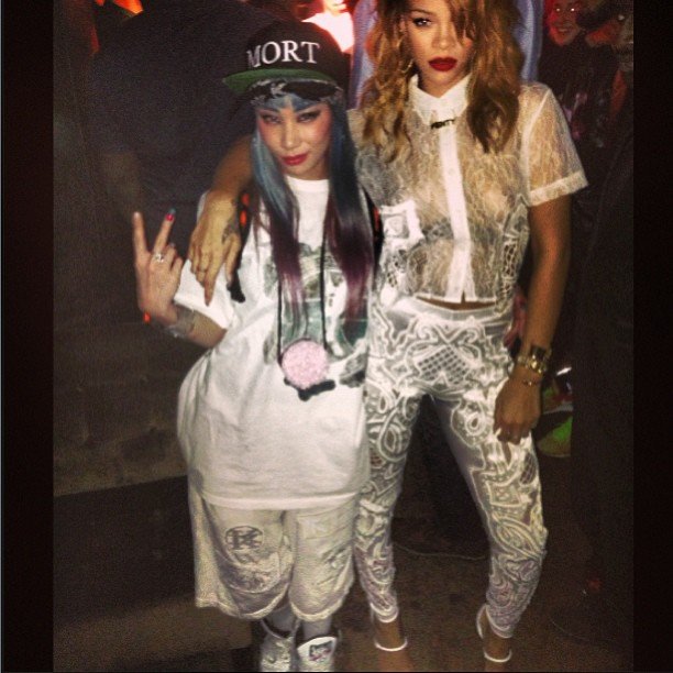 Личные фотографии Рианны из Instagram (79 фото): the-80-hottest-rihanna-personal-pics-68_Starbeat.ru