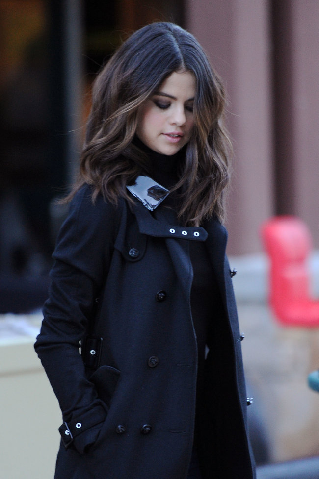 Селена Гомес на прогулке в Парк-сити: selena-gomez---out-in-park-city--13_Starbeat.ru