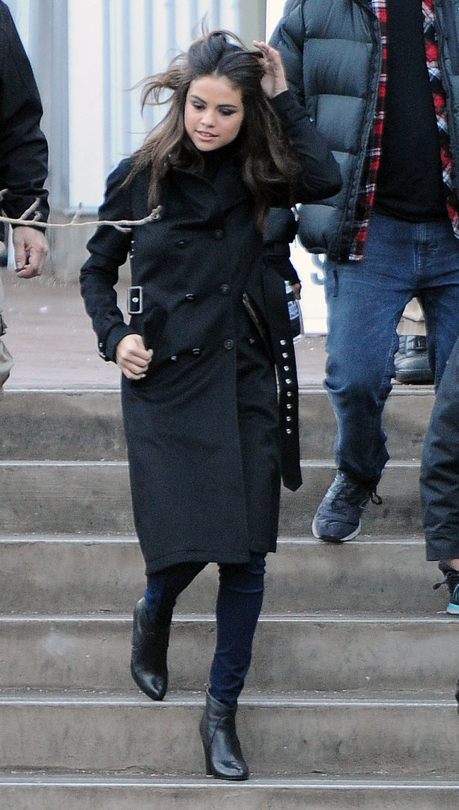 Селена Гомес на прогулке в Парк-сити: selena-gomez---out-in-park-city--15_Starbeat.ru