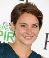 Голубая дорожка «Film Independent Spirit Awards»: Шейлин Вудли: shailene-woodley-2014-film-independent-spirit-awards--01_Starbeat.ru