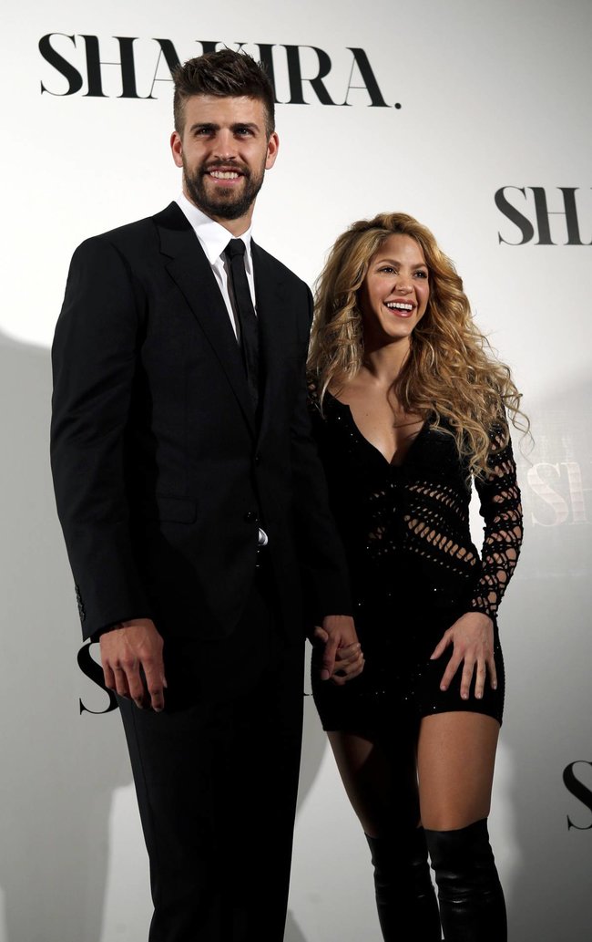 Фотоколл нового альбома Шакиры в Испании: «Shakira»: shakira-6_Starbeat.ru