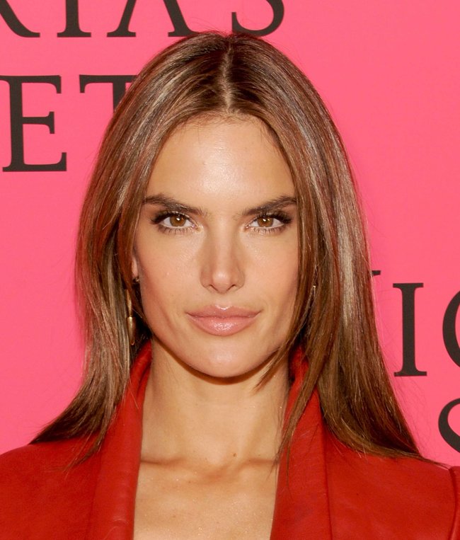 Афтепати модного показа «Victoria’s Secret»: модели и гости: alessandra-ambrosio-41_Starbeat.ru