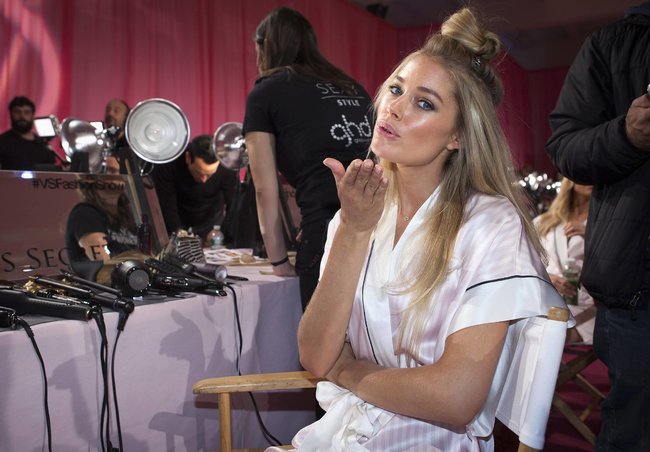 Бэкстейдж шоу «Victoria’s Secret» в Нью-Йорке: все модели: doutzen-kroes-1_Starbeat.ru