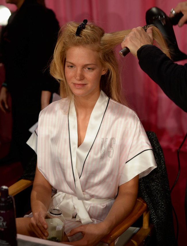 Бэкстейдж шоу «Victoria’s Secret» в Нью-Йорке: все модели: erin-heatherton-2_Starbeat.ru