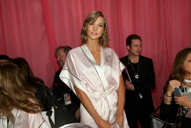 Бэкстейдж шоу «Victoria’s Secret» в Нью-Йорке: все модели: karlie-kloss-3_Starbeat.ru