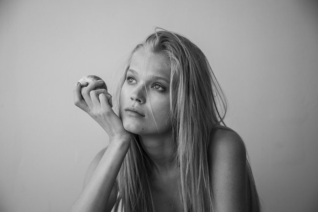 Вита Сидоркина — ягоды в ягодицах (RUSSH Magazine, апрель 2016): vita-sidorkina-5_Starbeat.ru