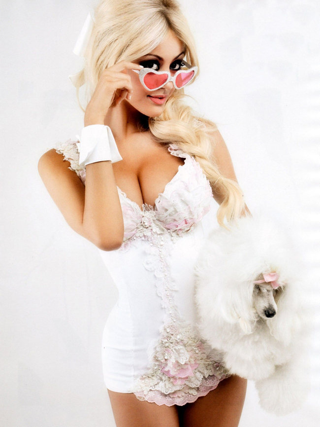 Захия Дехар в фотосессии испанского журнала «V»: zahia-dehar-hot-v-magazine-02_Starbeat.ru