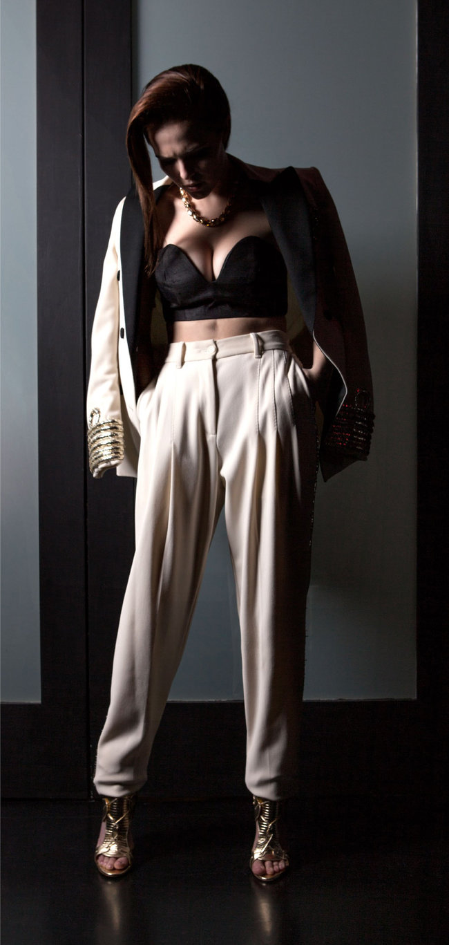 Зои Дойч: юная актриса на обложке мартовского «Bello Magazine»: zoey-deutch-bello-magazine--02_Starbeat.ru